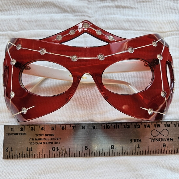 stand Grattea Glasses - Picture 3 of 6